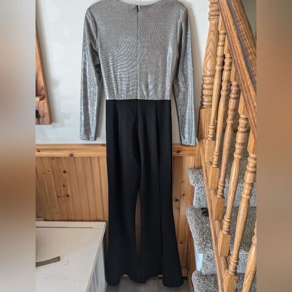 Black Halo Angie Jumpsuit Metallic Silver Black Flared Cutout Size 4 - Picture 16 of 16